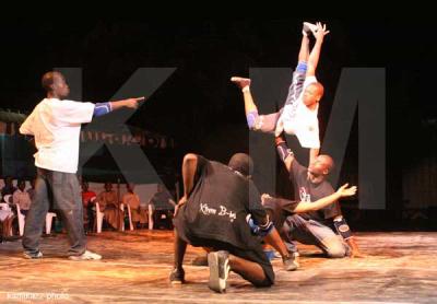 Xtreme b-boys en  show lors d'un festival